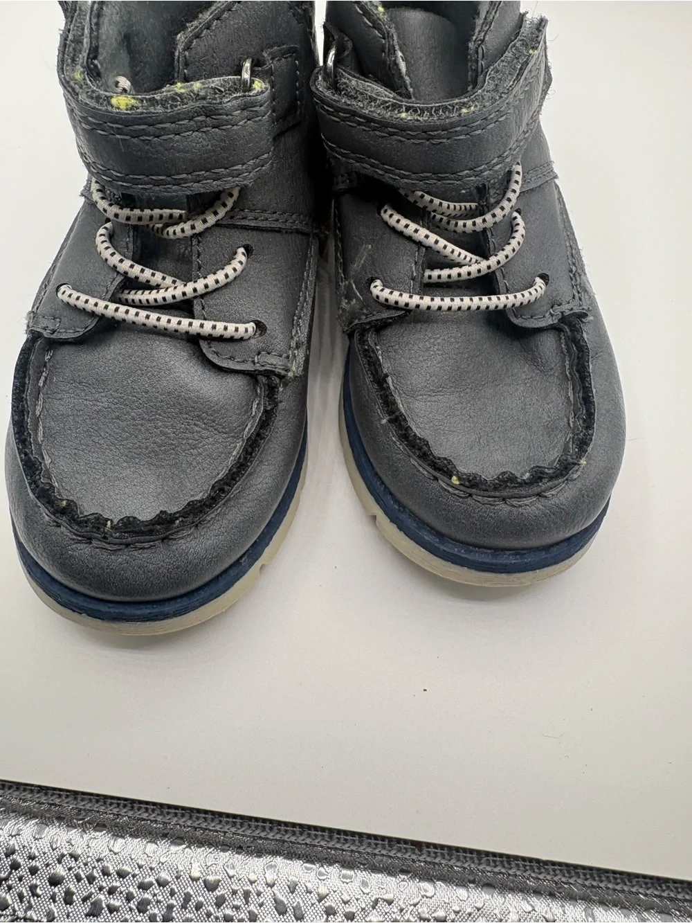 OshKosh B'gosh Gray Leather Kids Ankle Boots with Cream Sole